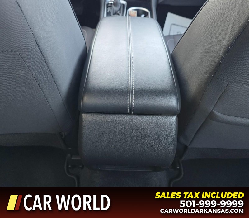 Nissan Altima Vehicle Full-screen Gallery Image 19