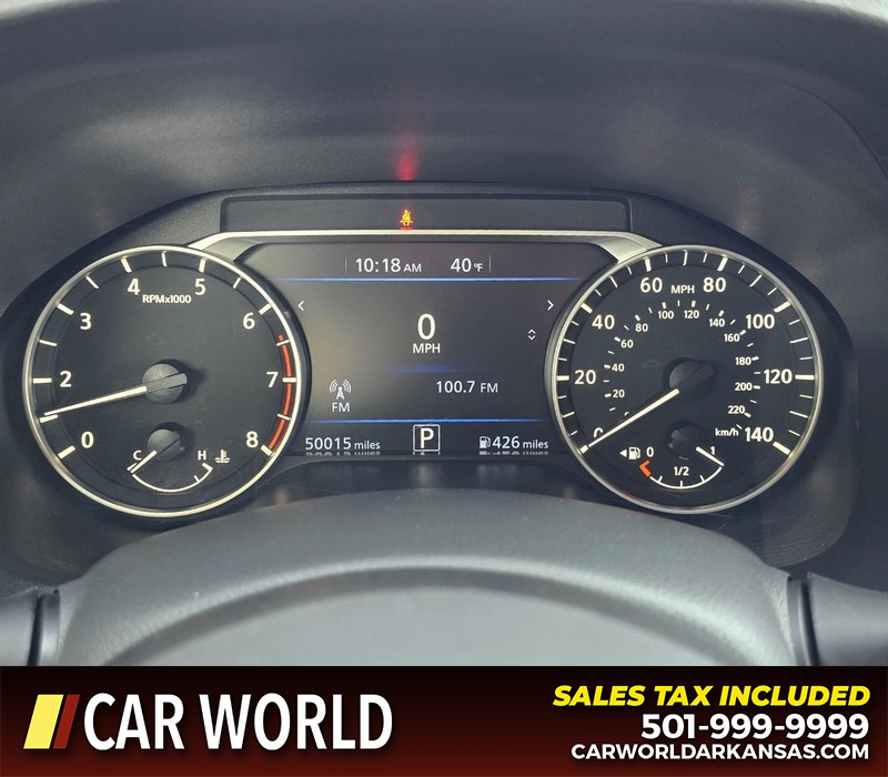 Nissan Altima Vehicle Full-screen Gallery Image 17