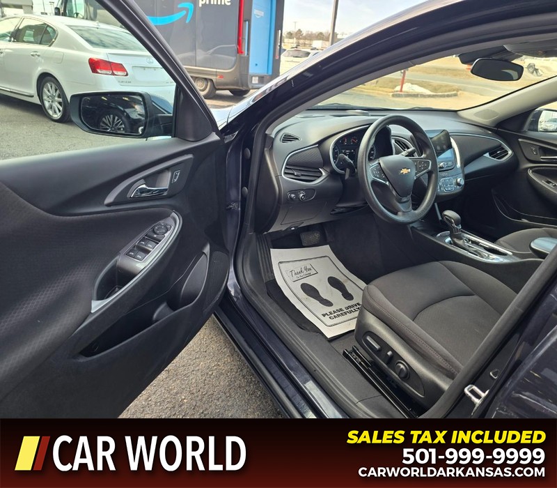 Chevrolet Malibu Vehicle Full-screen Gallery Image 7