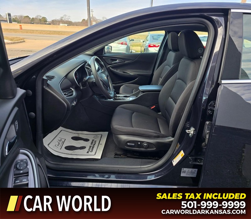 Chevrolet Malibu Vehicle Full-screen Gallery Image 8