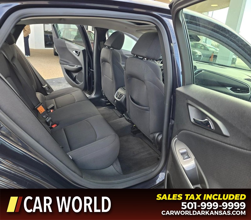 Chevrolet Malibu Vehicle Full-screen Gallery Image 12