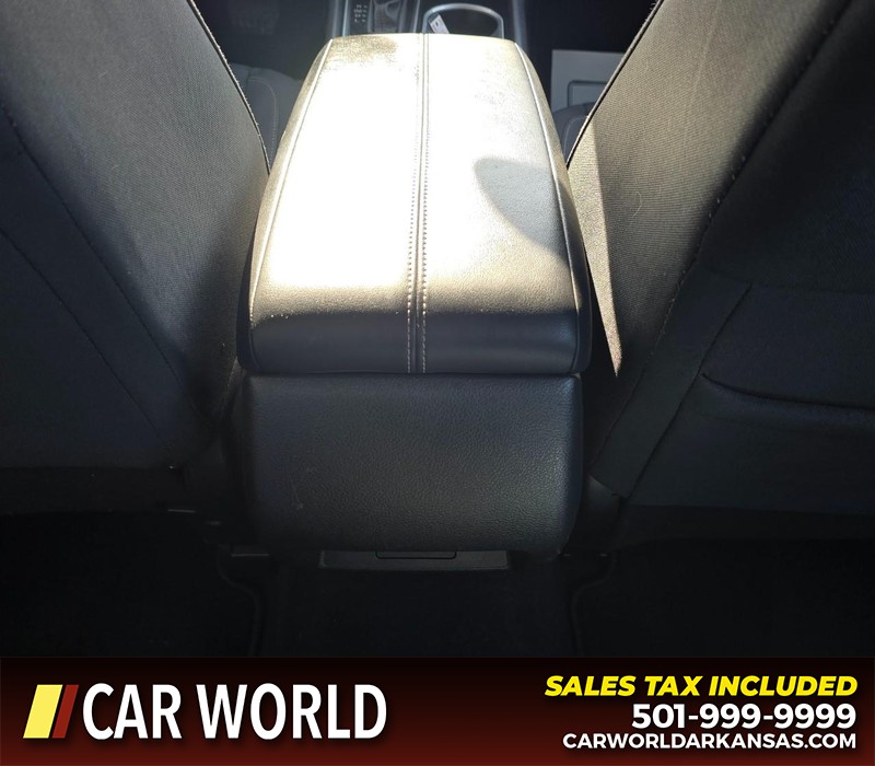 Nissan Altima Vehicle Full-screen Gallery Image 19