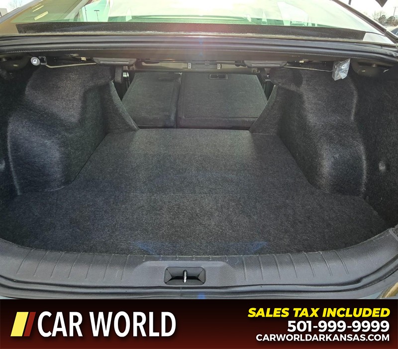 Nissan Altima Vehicle Full-screen Gallery Image 14