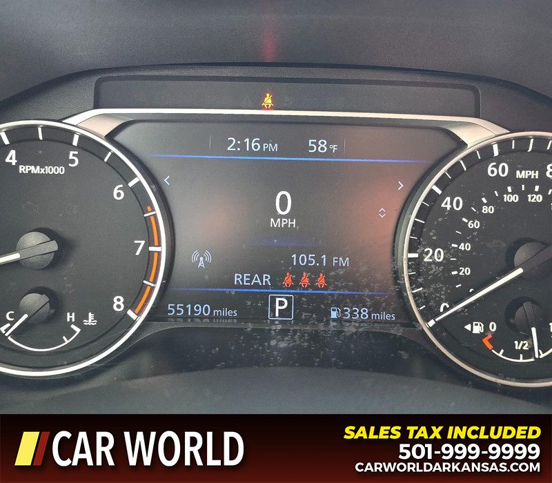 Nissan Altima Vehicle Full-screen Gallery Image 16