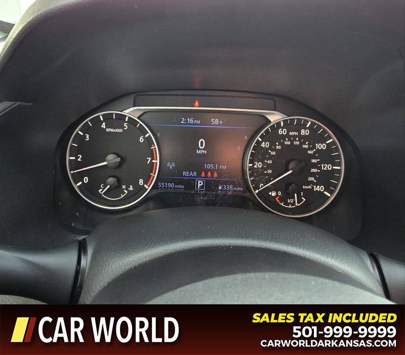 Nissan Altima Vehicle Full-screen Gallery Image 17