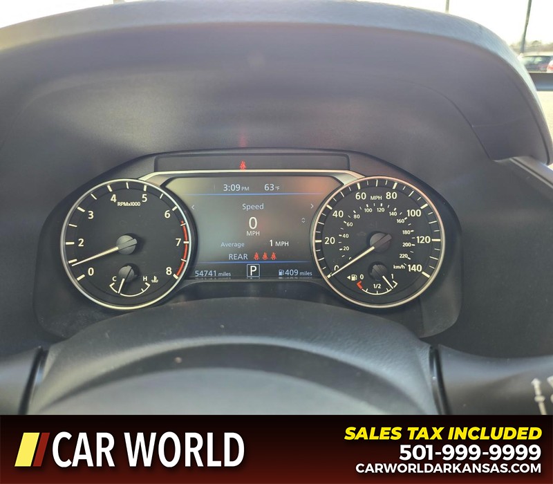 Nissan Altima Vehicle Full-screen Gallery Image 17