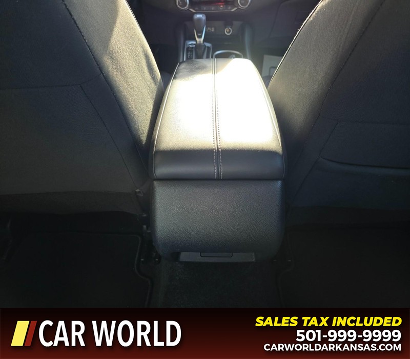 Nissan Altima Vehicle Full-screen Gallery Image 19