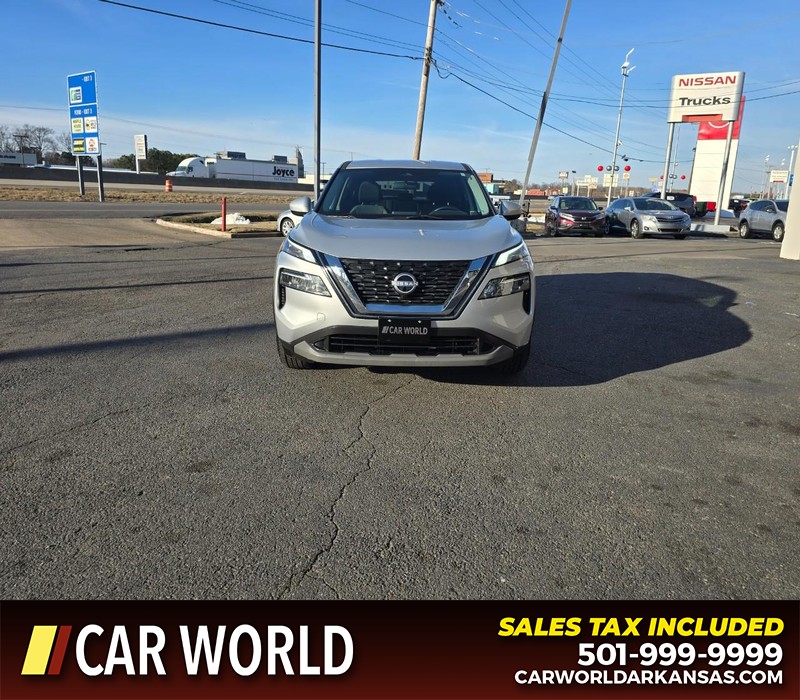 Nissan Rogue Vehicle Full-screen Gallery Image 2