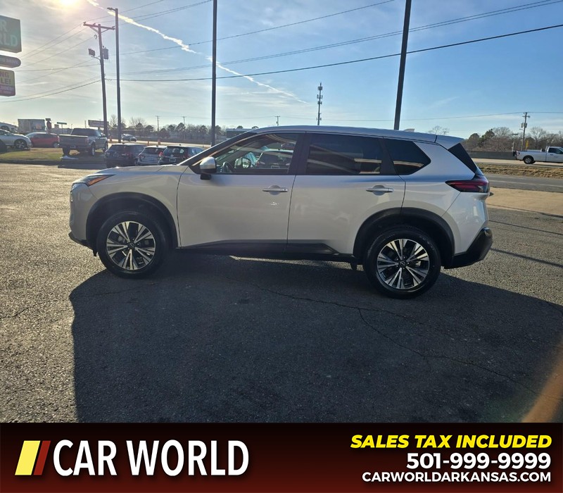 Nissan Rogue Vehicle Full-screen Gallery Image 4