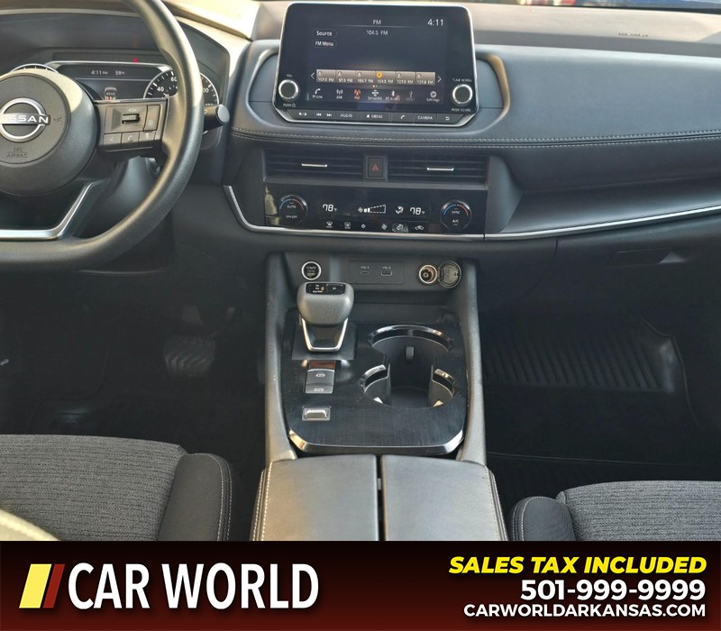 Nissan Rogue Vehicle Full-screen Gallery Image 18