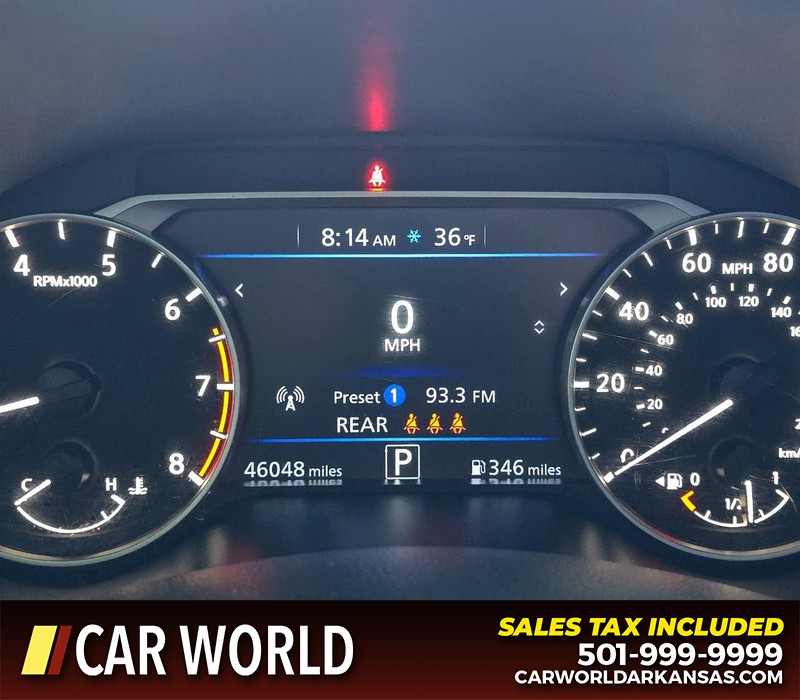 Nissan Altima Vehicle Full-screen Gallery Image 16