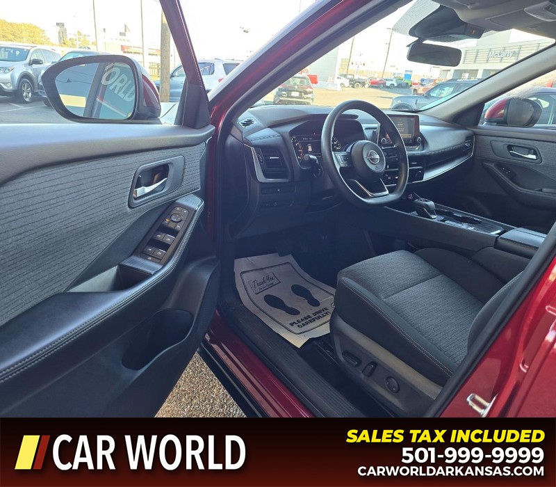 Nissan Rogue Vehicle Full-screen Gallery Image 7