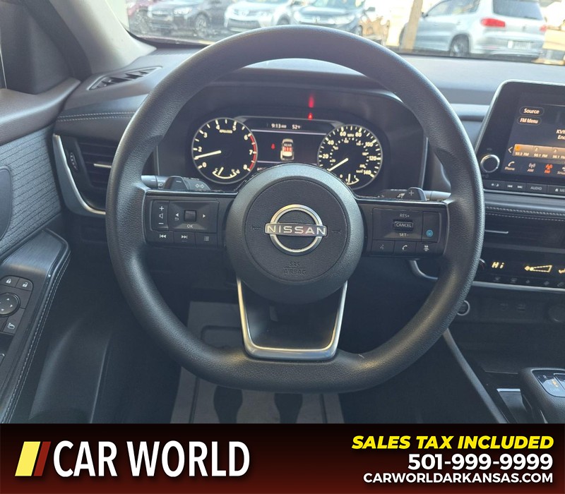 Nissan Rogue Vehicle Full-screen Gallery Image 16