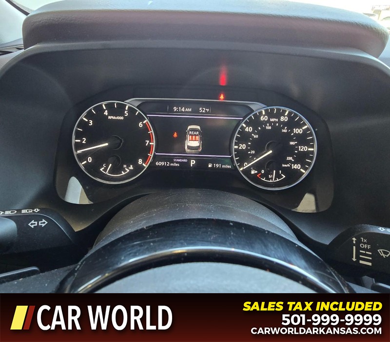 Nissan Rogue Vehicle Full-screen Gallery Image 18