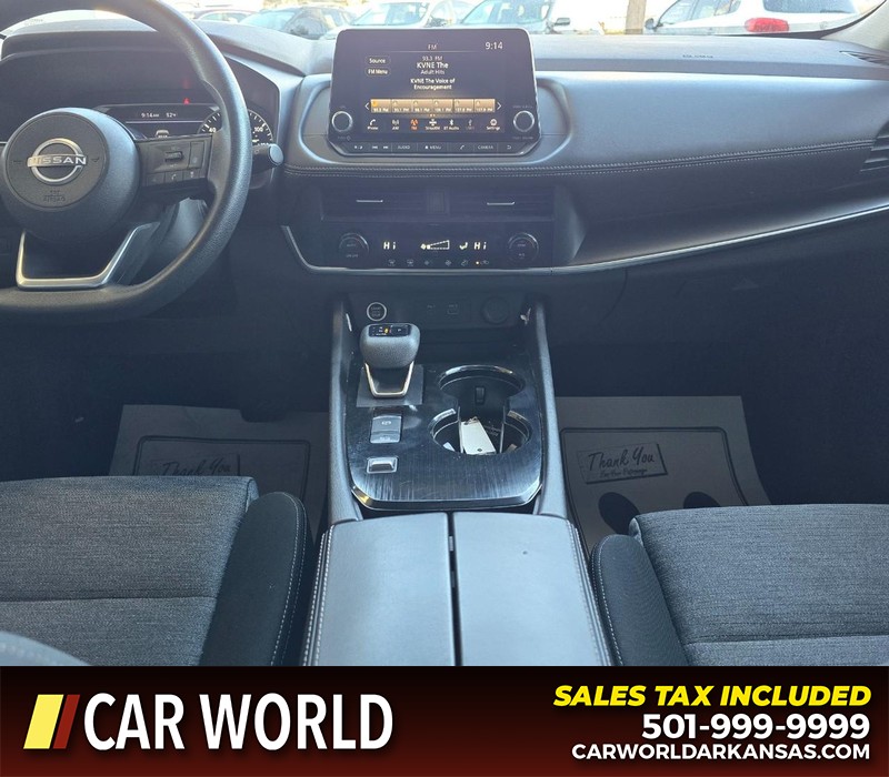 Nissan Rogue Vehicle Full-screen Gallery Image 19