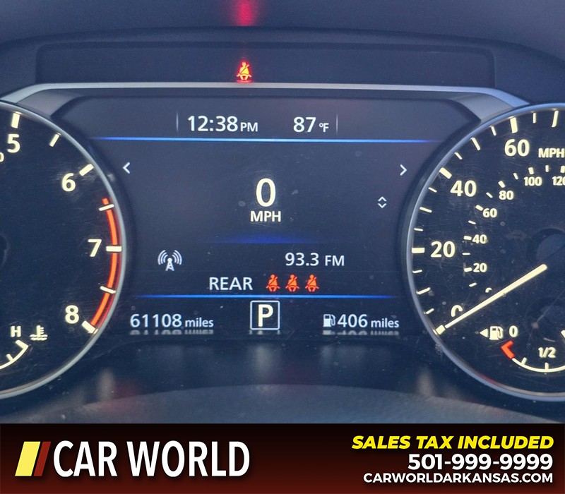 Nissan Altima Vehicle Full-screen Gallery Image 16