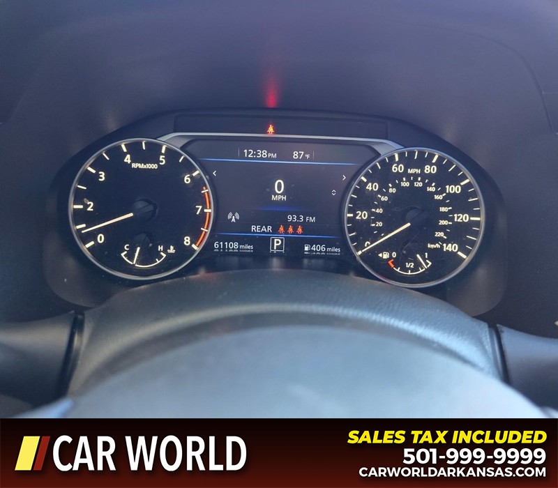 Nissan Altima Vehicle Full-screen Gallery Image 17