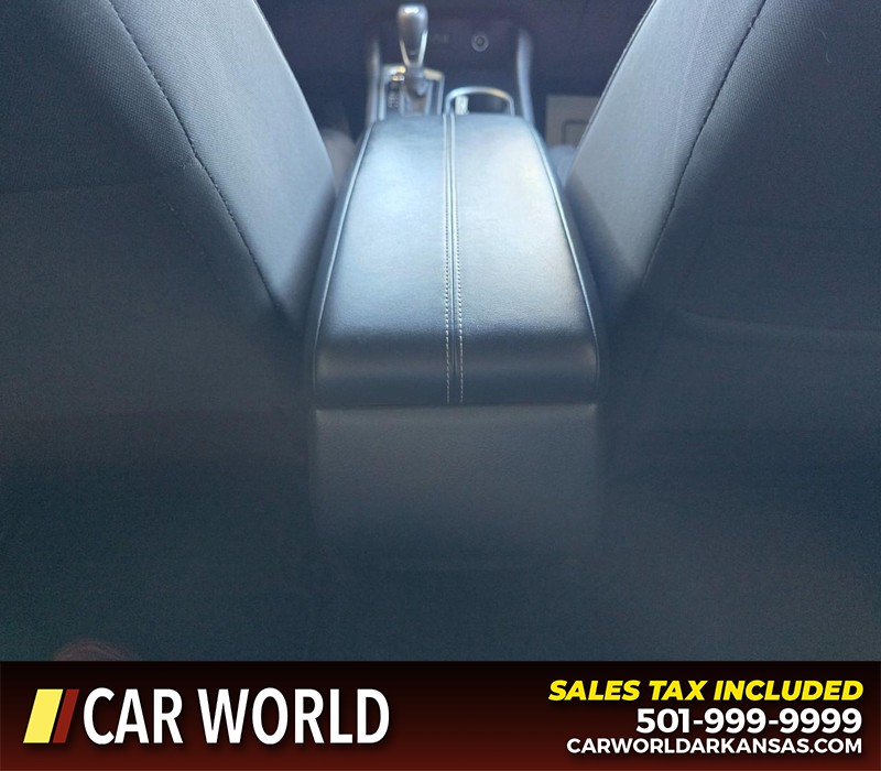 Nissan Altima Vehicle Full-screen Gallery Image 19