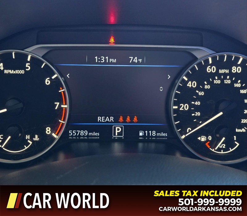 Nissan Altima Vehicle Full-screen Gallery Image 18