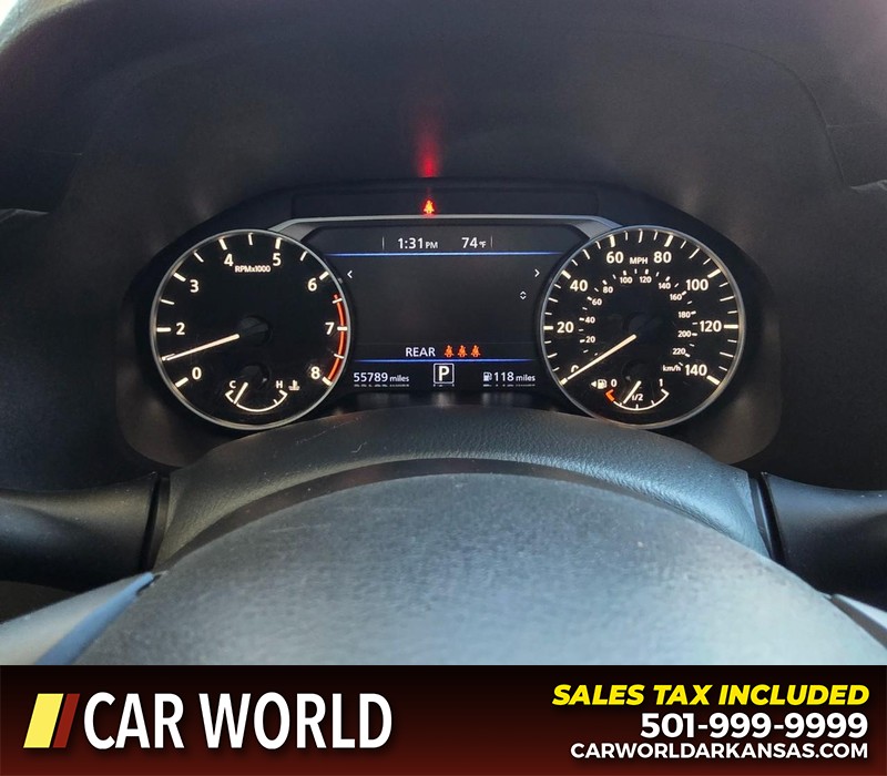 Nissan Altima Vehicle Full-screen Gallery Image 19