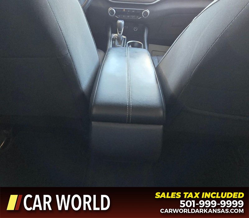 Nissan Altima Vehicle Full-screen Gallery Image 21