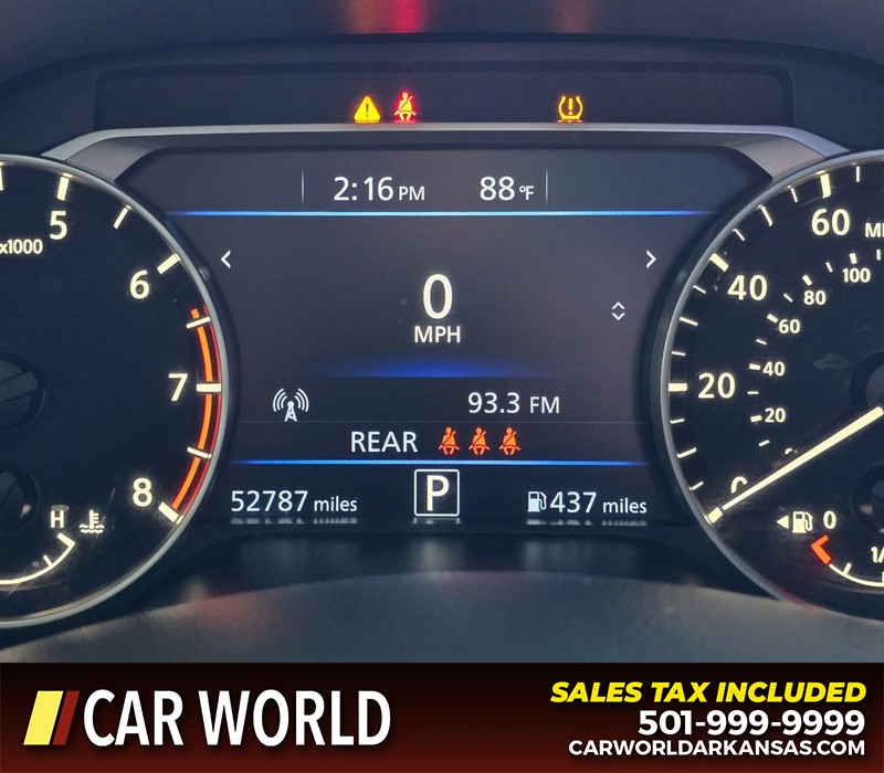 Nissan Altima Vehicle Full-screen Gallery Image 17