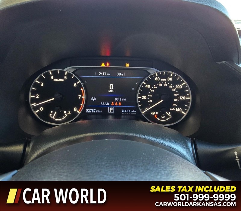 Nissan Altima Vehicle Full-screen Gallery Image 18