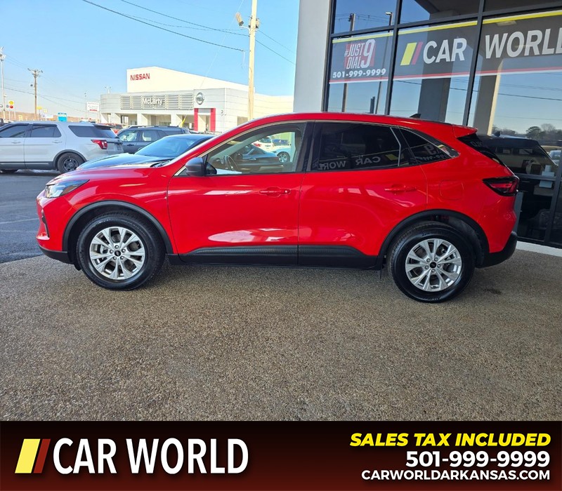 Ford Escape Vehicle Full-screen Gallery Image 4