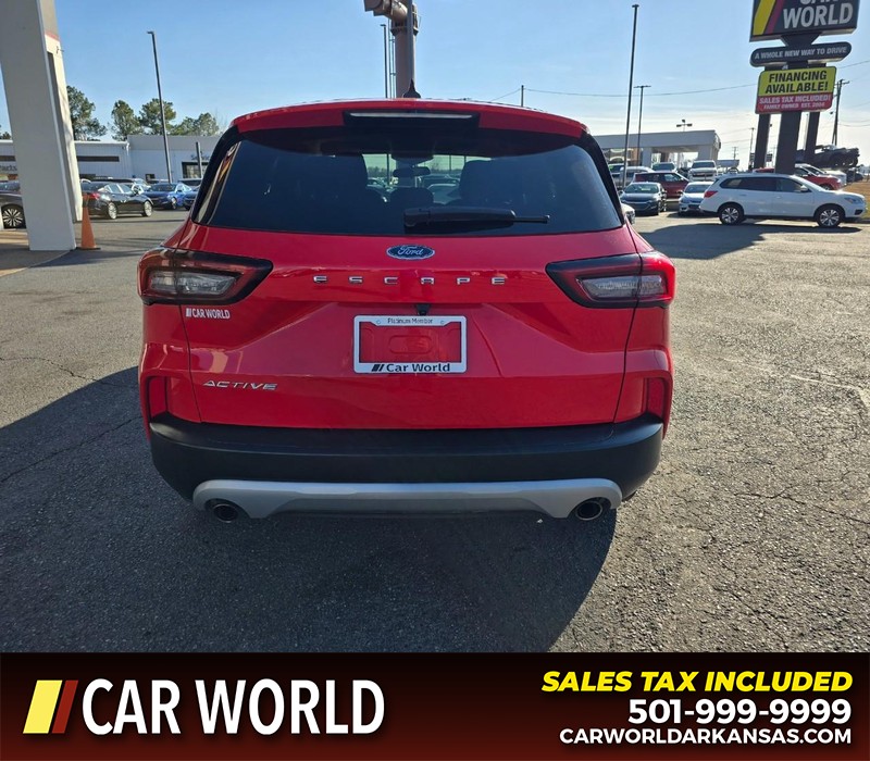 Ford Escape Vehicle Full-screen Gallery Image 5