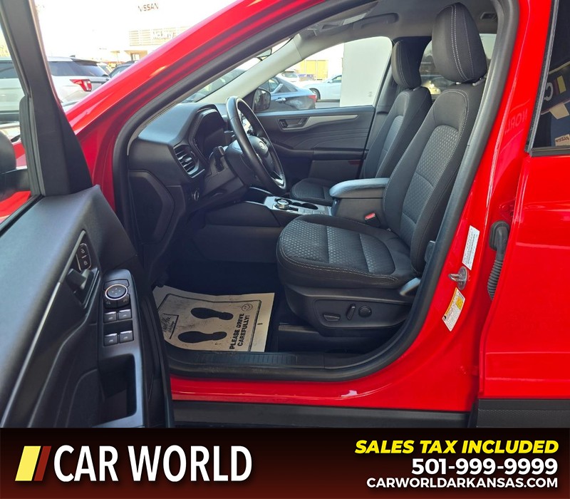 Ford Escape Vehicle Full-screen Gallery Image 8