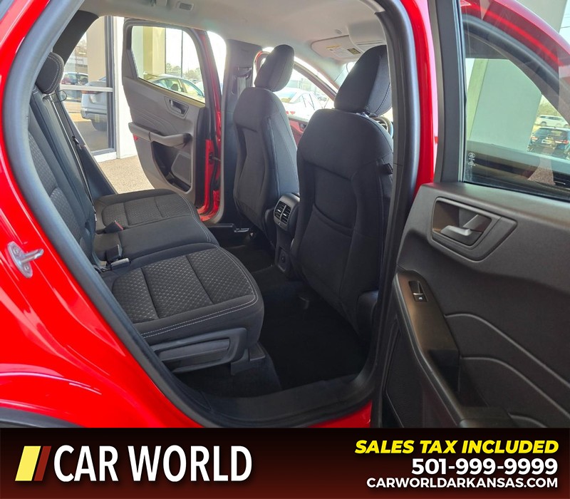 Ford Escape Vehicle Full-screen Gallery Image 12