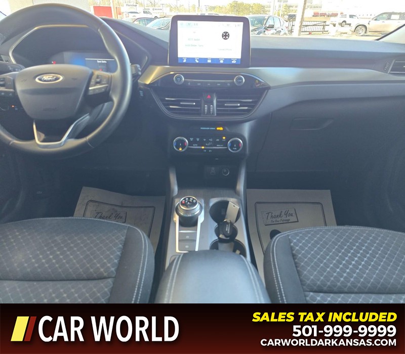 Ford Escape Vehicle Full-screen Gallery Image 18