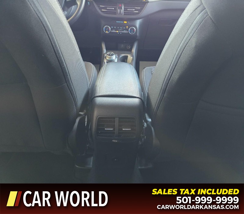 Ford Escape Vehicle Full-screen Gallery Image 19