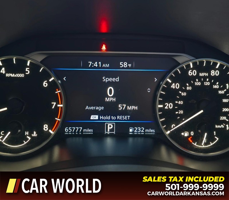 Nissan Altima Vehicle Full-screen Gallery Image 16