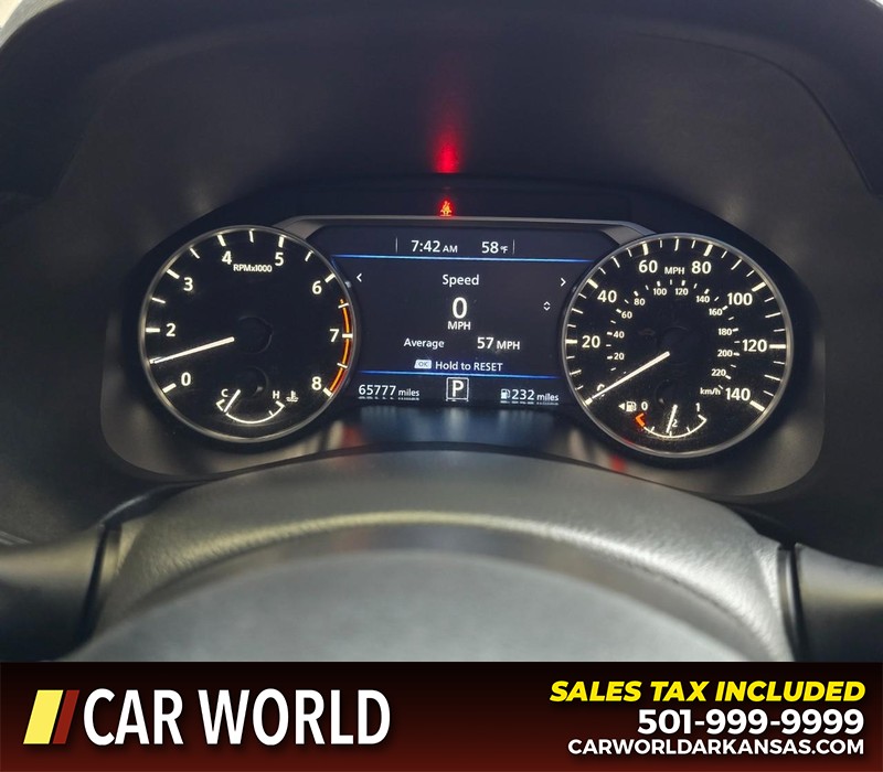 Nissan Altima Vehicle Full-screen Gallery Image 17