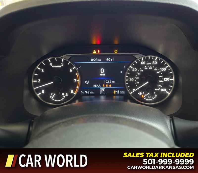 Nissan Altima Vehicle Full-screen Gallery Image 17