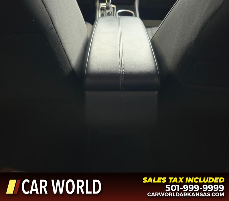 Nissan Altima Vehicle Full-screen Gallery Image 19