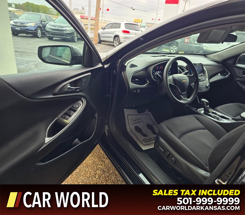 Chevrolet Malibu Vehicle Full-screen Gallery Image 7