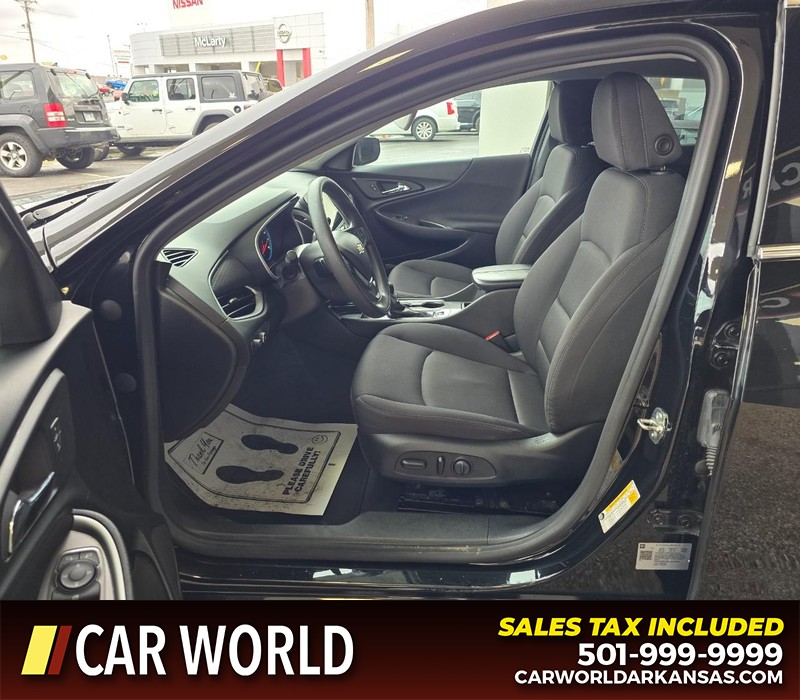 Chevrolet Malibu Vehicle Full-screen Gallery Image 8