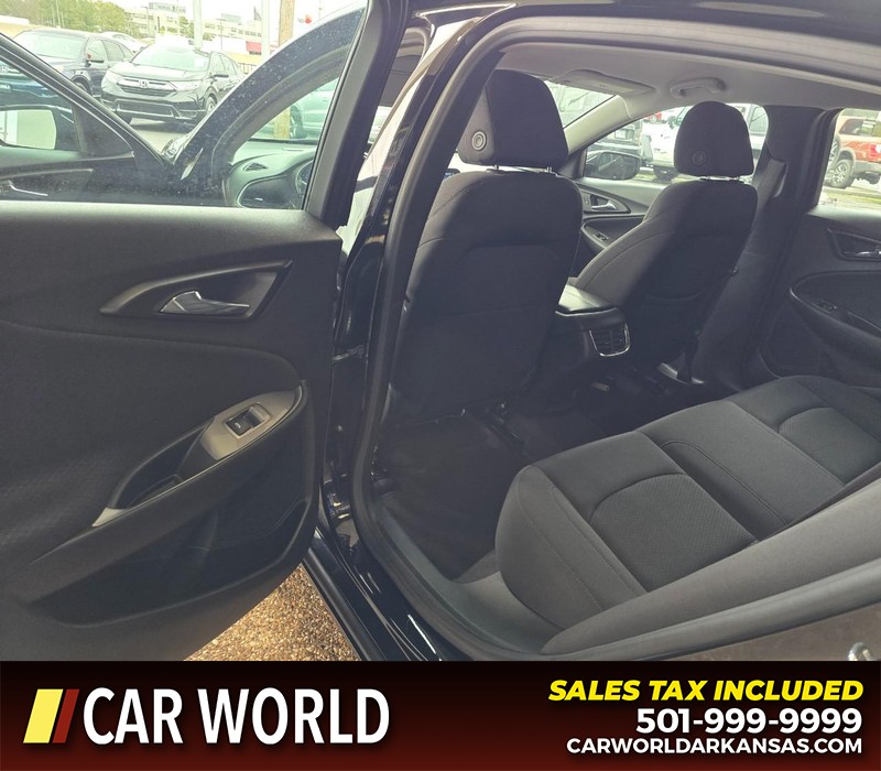 Chevrolet Malibu Vehicle Full-screen Gallery Image 9