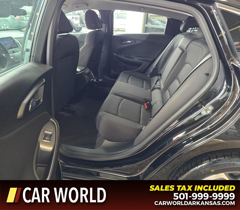 Chevrolet Malibu Vehicle Full-screen Gallery Image 10