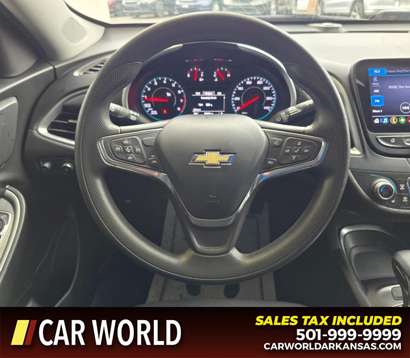 Chevrolet Malibu Vehicle Full-screen Gallery Image 15