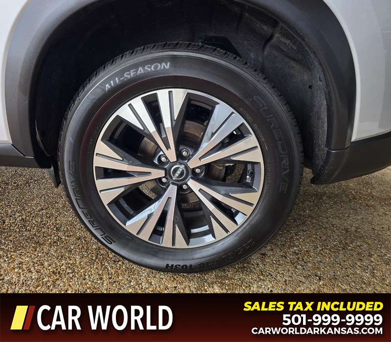 Nissan Rogue Vehicle Full-screen Gallery Image 6