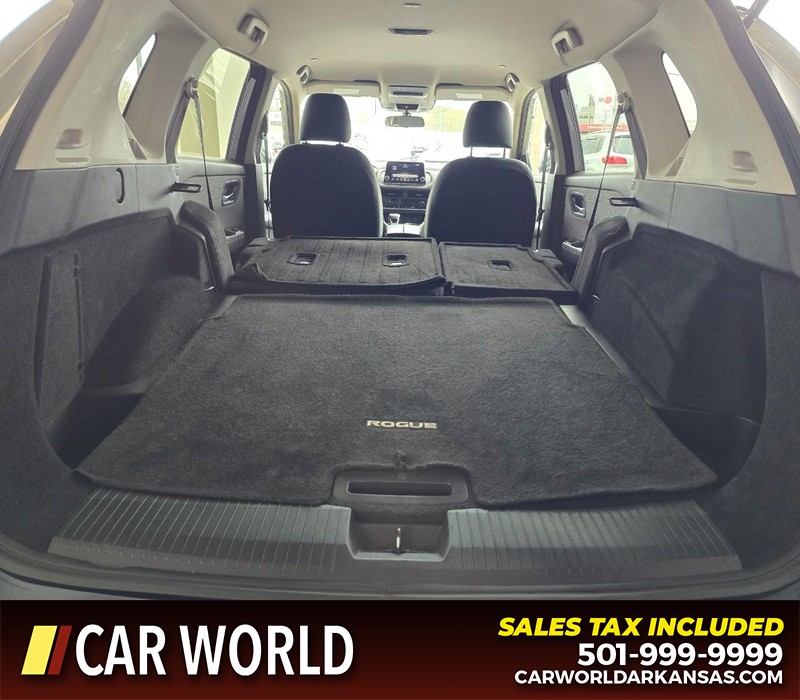 Nissan Rogue Vehicle Full-screen Gallery Image 14