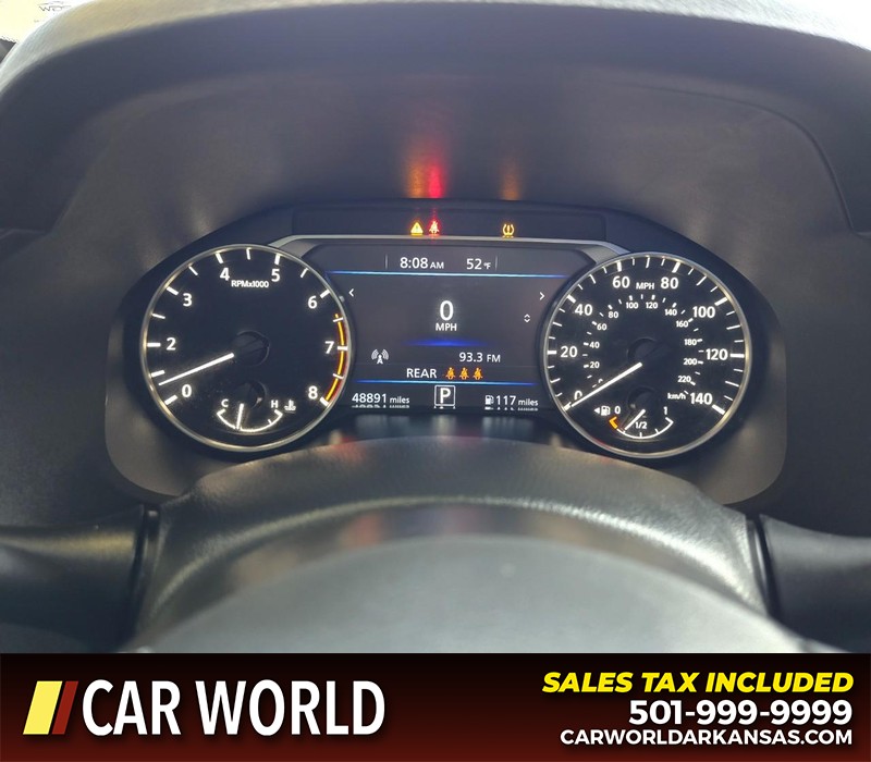 Nissan Altima Vehicle Full-screen Gallery Image 17