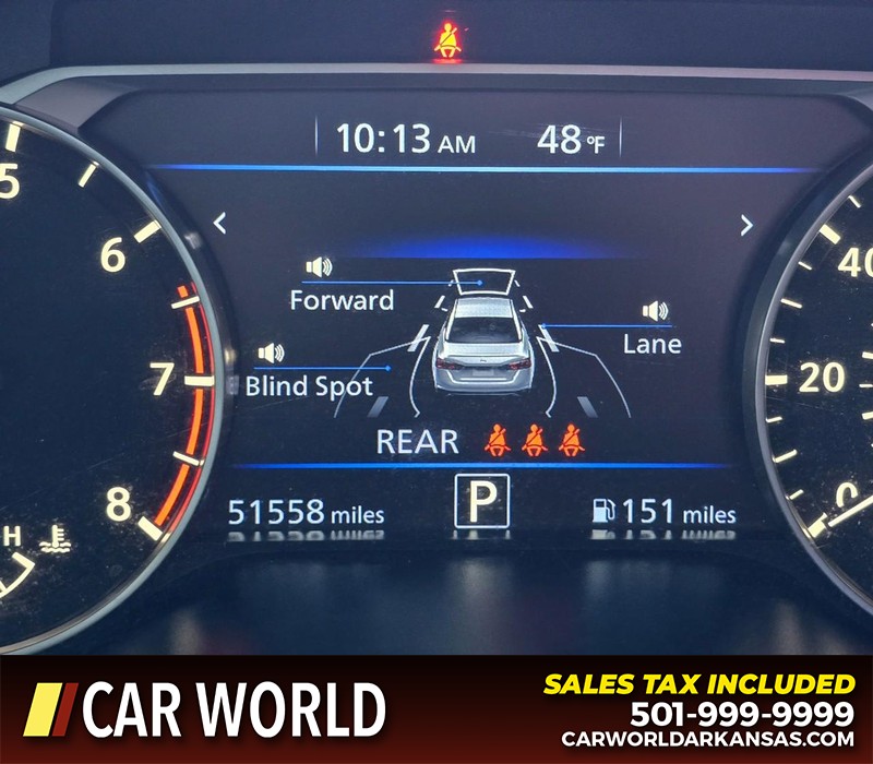 Nissan Altima Vehicle Full-screen Gallery Image 16