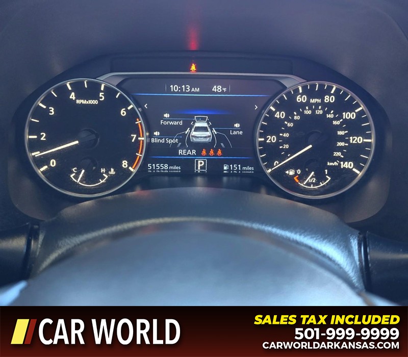 Nissan Altima Vehicle Full-screen Gallery Image 17