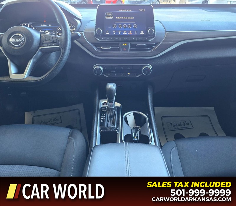 Nissan Altima Vehicle Full-screen Gallery Image 18