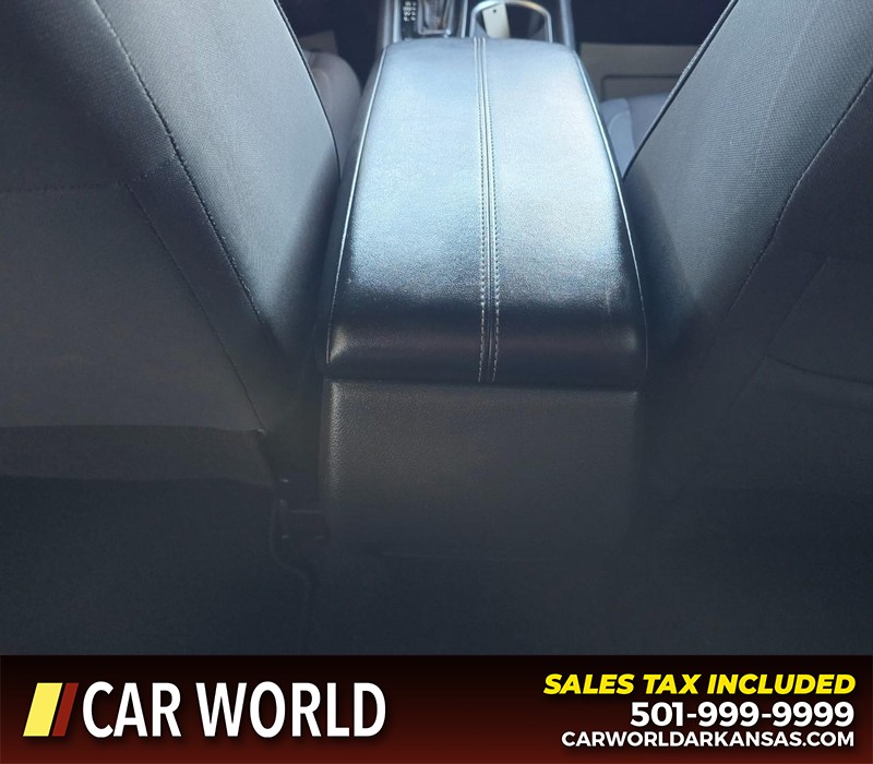 Nissan Altima Vehicle Full-screen Gallery Image 19