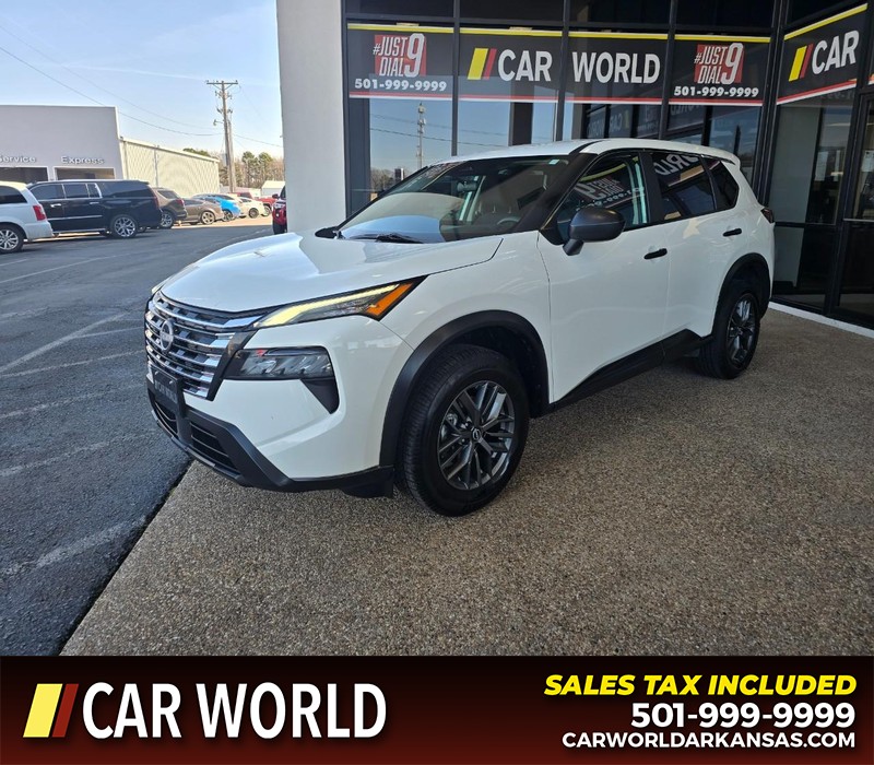 Nissan Rogue Vehicle Full-screen Gallery Image 3